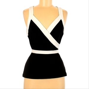 White House Black Market sleeveless top 🖤🤍